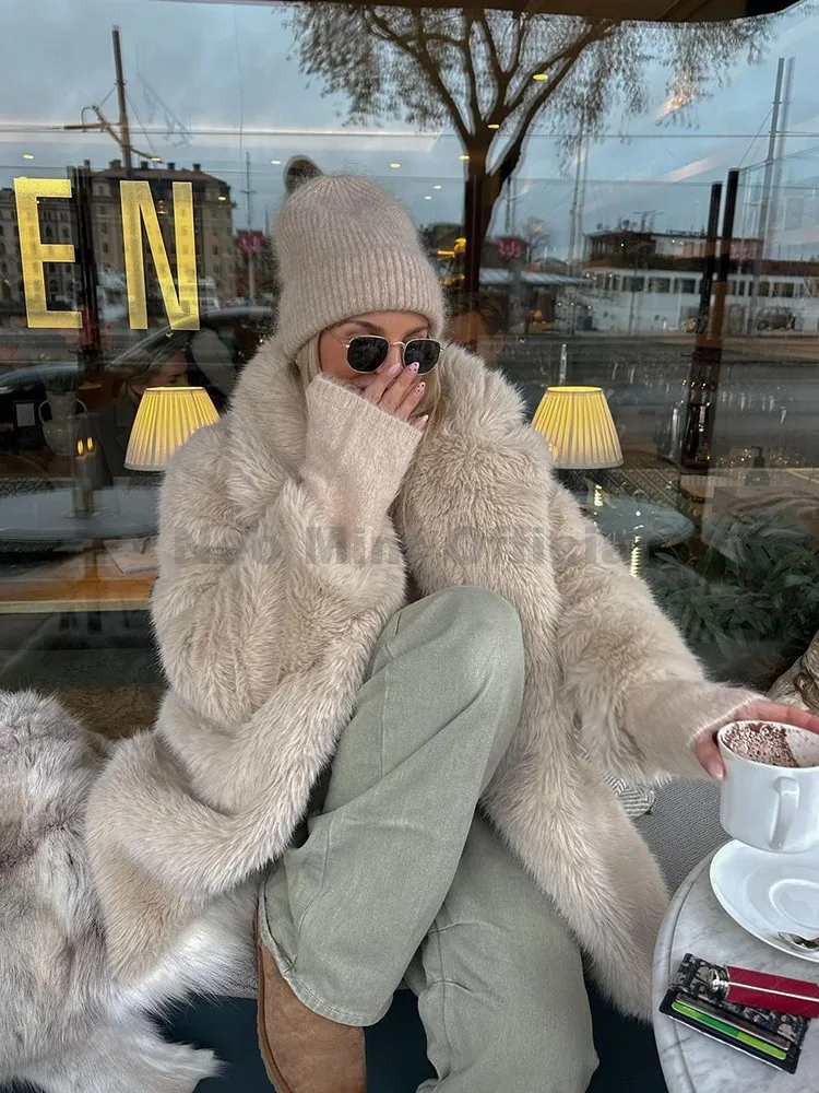 2025 الشتاء العلامة التجارية مصمم رقيق ايكو الثعلب الفراء سترة التلابيب فو الفراء معطف المرأة فروي معاطف فتاة أنيقة معاطف طويلة