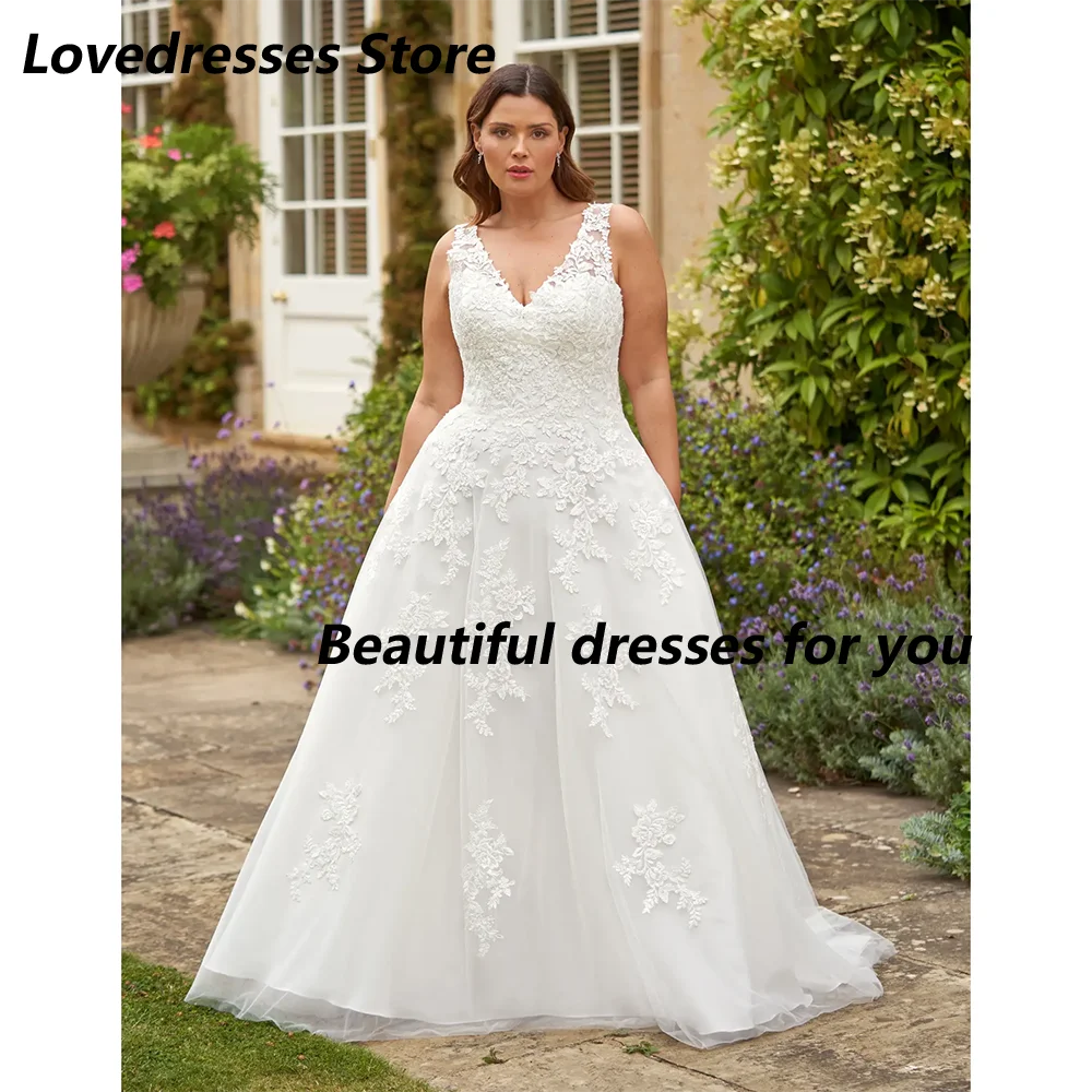 

Classic Wedding Dress Plus Size Customized Sleeveless V Neck Lace Applique Sweep Train Buttons Woman Bridal Gown 2025