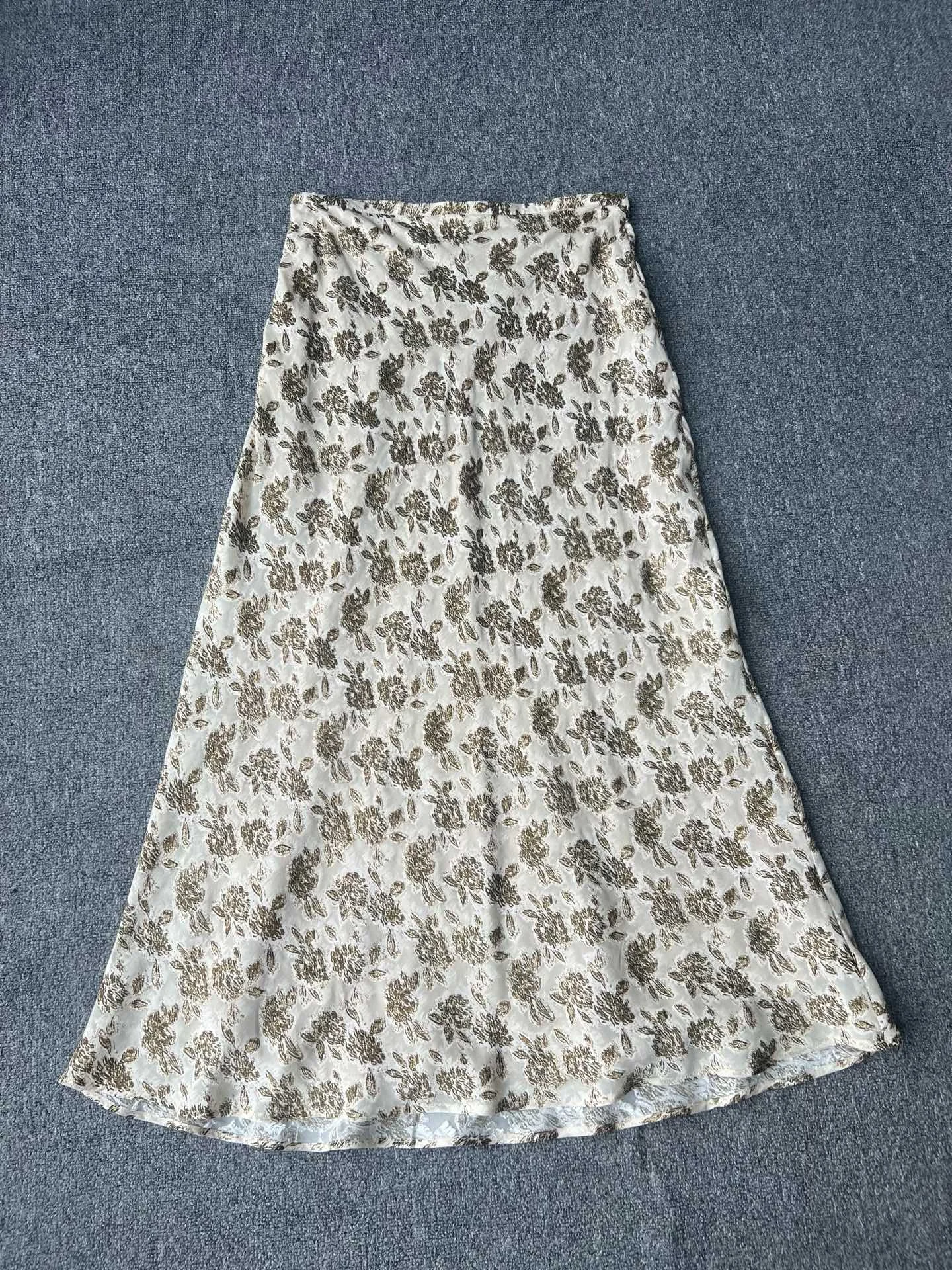 2026 Spring/Summer New Arrival: High-Quality, Stylish Women's Double-Layer Silk Jacquard & Cut-Out Skirt