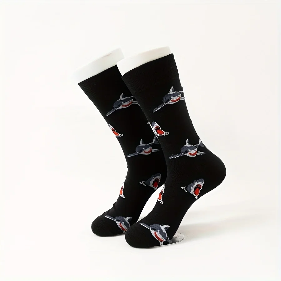 A pair of autumn and winter new cartoon black shark pattern men\'s cotton socks mid-tube socks