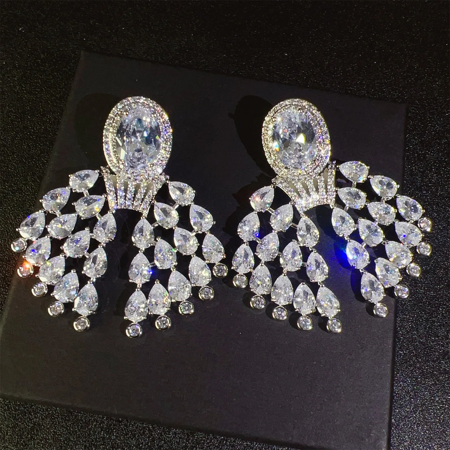 

Cubic Zirconia Silver Gold Plated Fan Shaped Earrings Sparkling Teardrop Statement Earrings for Women Wedding Party Gala Event