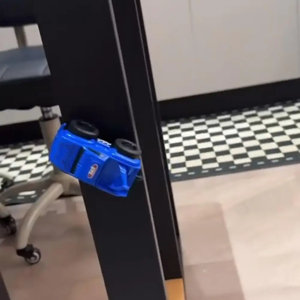 Muurklimmen Auto Pull-Back Anti-zwaartekracht Treinwagen Magnetische muurauto Leuk speelgoed Klimmen Auto Kinderen Leuk speelgoedauto Klimdeur Speelgoed