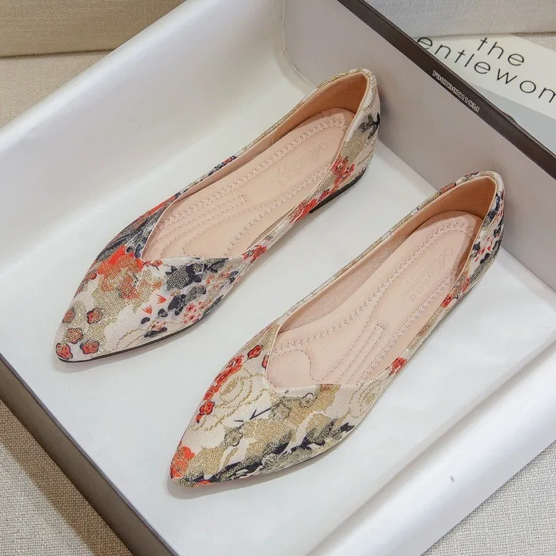 2024 New Casual Fashion Pointed Toe Printed Flat Shoes Non-Slip Wear-Resistant Shallow Mouth Comfortable Flat Shoes for Women