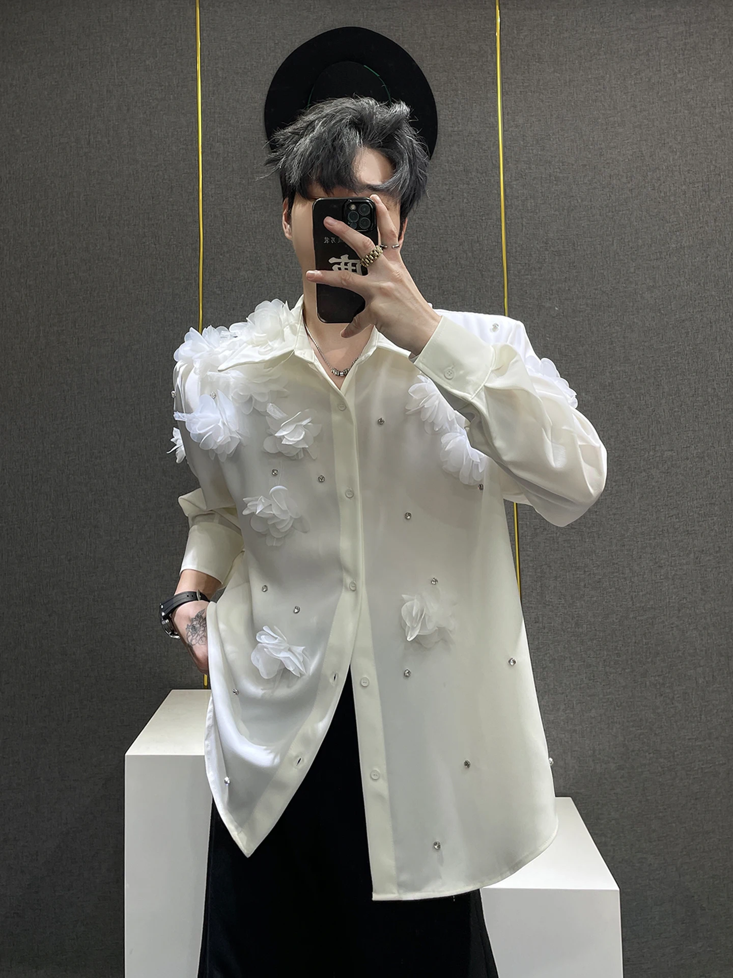 

Loose Fit Long Sve White irt Men's Design Sensation 3D Flower Decoration oulder Pad Faionable Casual irt