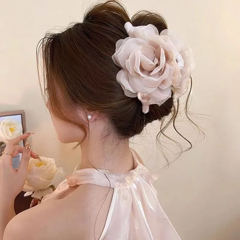 Elegant Camellia Pearl Hair Claw Delicate Mesh Flower Shark Clip Luxury Style Girls Ponytail Holder Aesthetic Hair Styling Tool