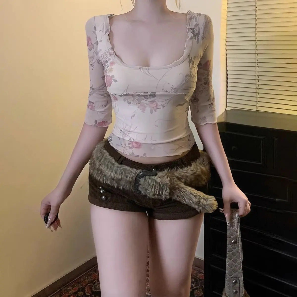 American vintage chic girl sexy V-neck floral print net fabric blouse for women in summer tight short-sleeved T-shirt style Y2K