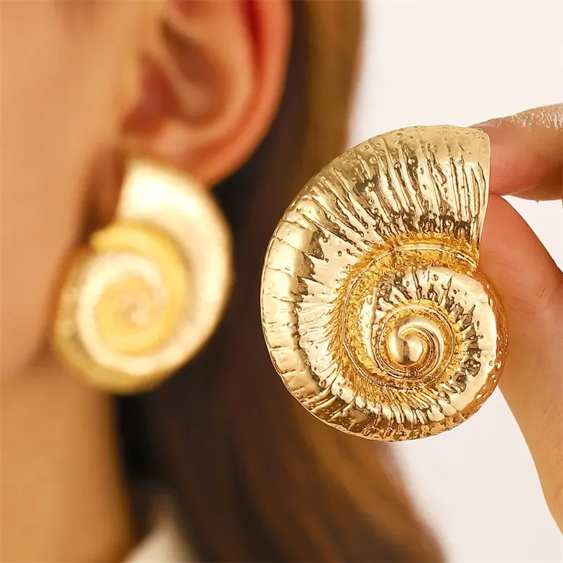 Snail Shell Shape Earrings Special Design Glossy Metallic Irregular Earrings for Women European And American Style Jewelry 2024