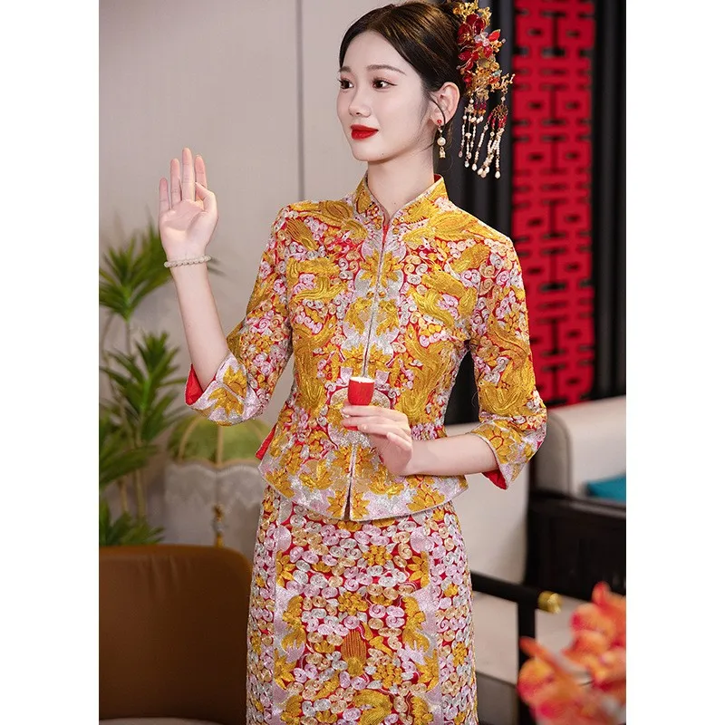 The new style of dragon and phoenix featuring five blessings for toasting wedding attire