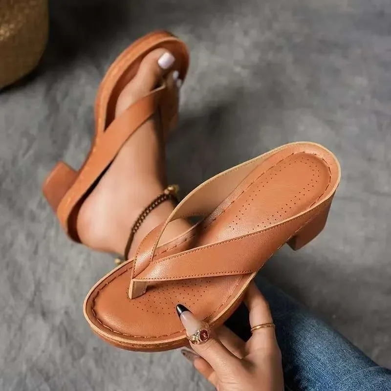 2025 Summer New Women’s Flip Flops Slippers Outdoor Round Toe Chunky Heels Sewing Sandals for Plus Size Hot Sale Daily Slippers
