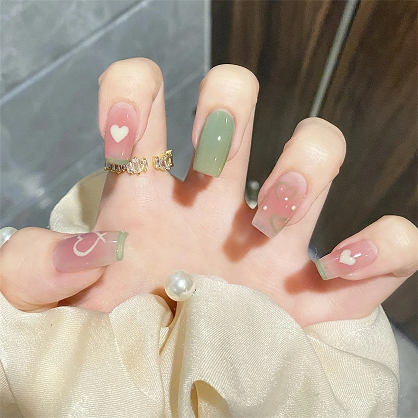 24PCS Short Acrylic Golden Heart Wear Fake Nails Art Glossy Pearl Press on Nails Full Coverage Can Be Removed Reused Nail False view 6