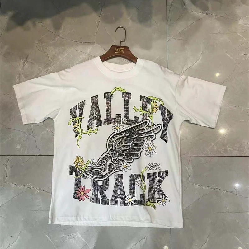 

Реальные фотографии VALLEY Hot Drill Футболки с буквами Американский стиль Большие белые мужские футболки Vale