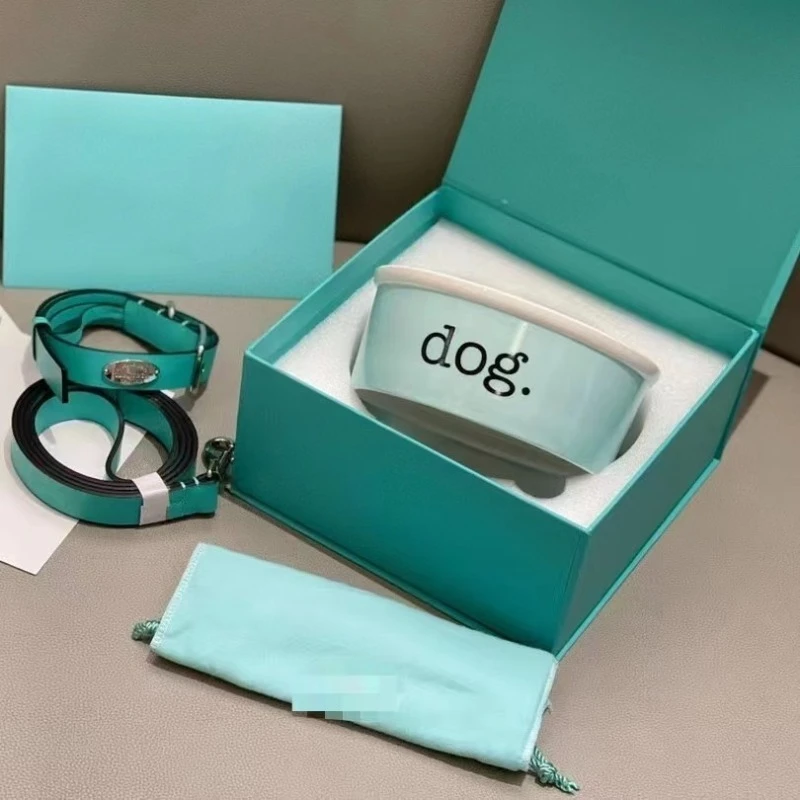 

Pet three-piece bone china dog bowl cat bowl rice basin contains 17.5CM collar traction rope gift box