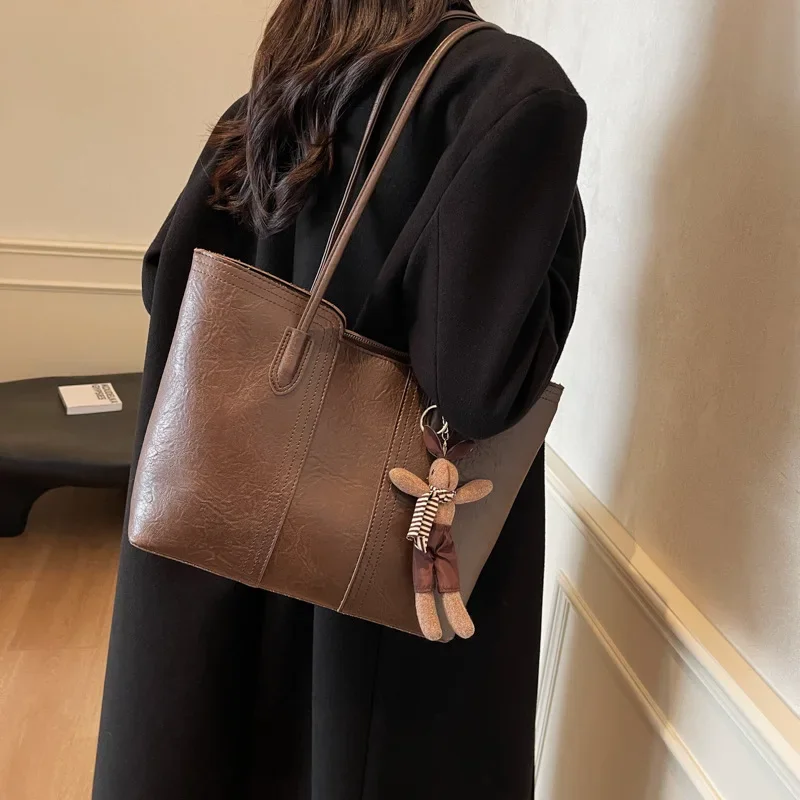 

2025 Must-Have! High-Class Retro Tote for Women | Spacious Commuting Design | on-Trend Single-Shoulder Vintage Style