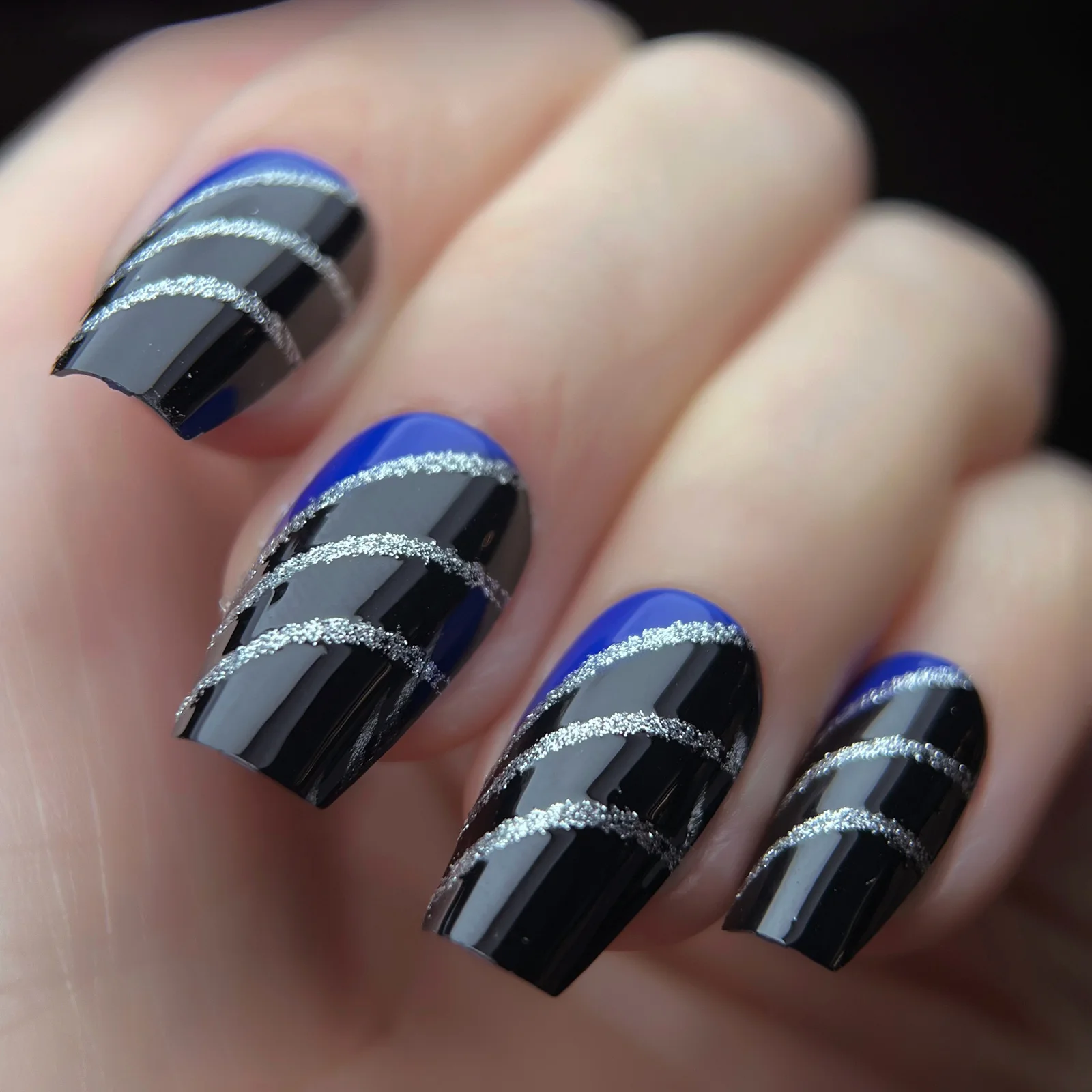 Korte Doodskist Black Sparkle Druk Op Nagels Manicure Ballet Dagelijkse Slijtage Blauw Art Fake Nails Voor Vrouwen Franse Nagels