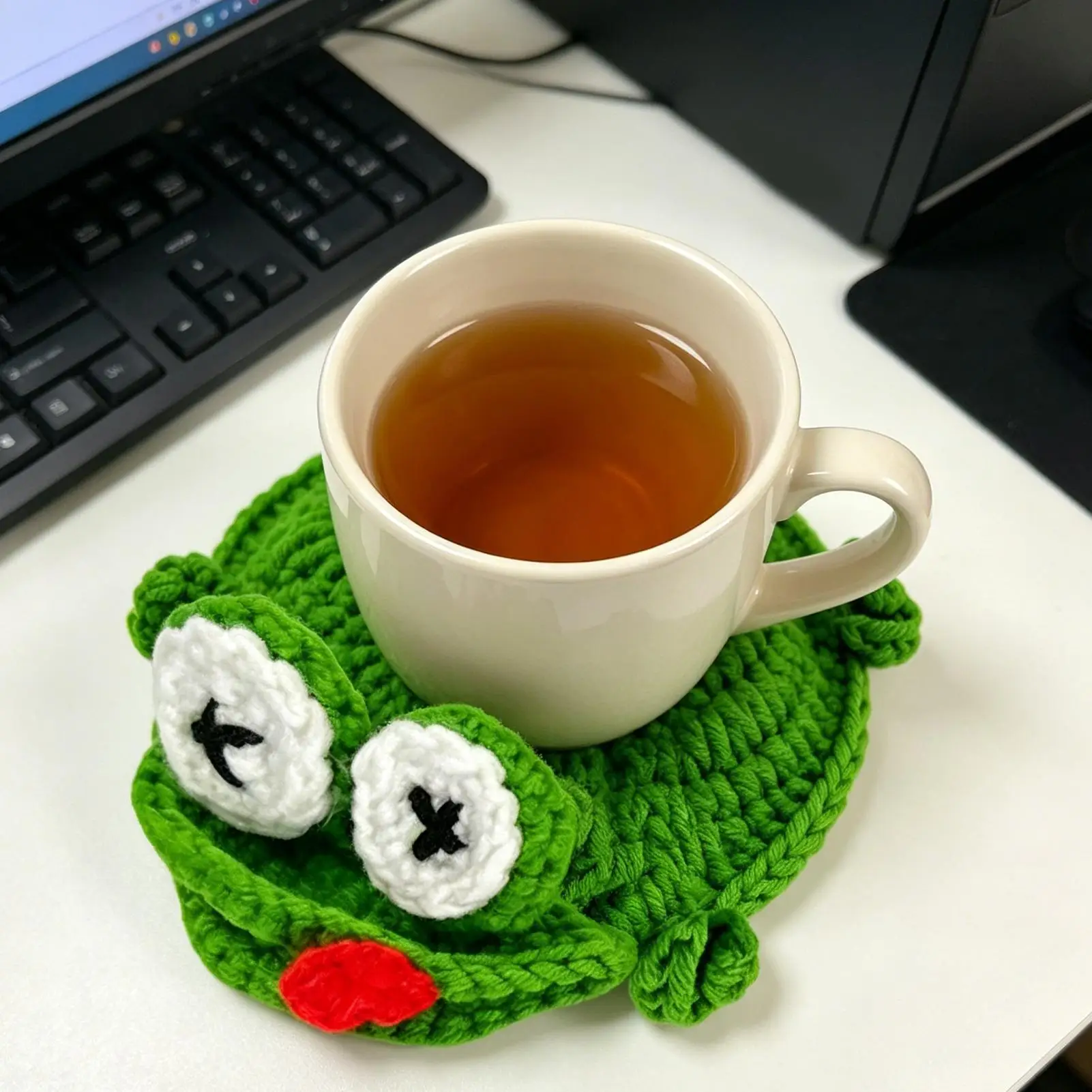 Crochet Animal Coasters 4 Pieces Home Decoration Knitting Cup Mat for Renters Homeowners Home Office Apartment Kitchen Dining