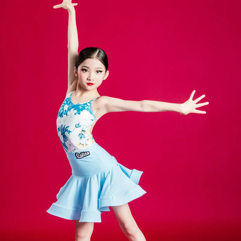 Op maat gemaakt Latin danspak Oefenjurk Professionele wedstrijdprestatiejurk voor meisjes Blauw bedrukte top en rok