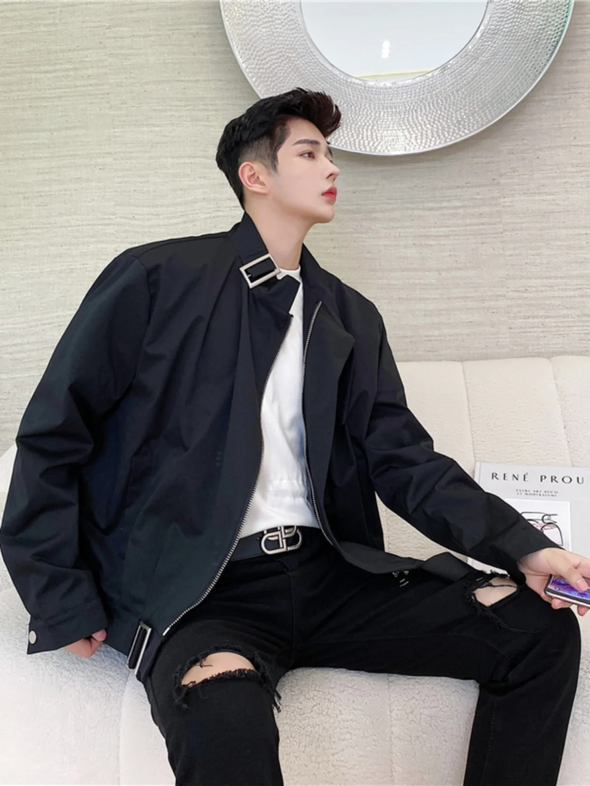 

Новая весенняя мужская куртка в корейском стиле, повседневная, модная, рабочая одежда, из полиэстера, с длинными рукавами, отложным воротником, боковыми карманами.