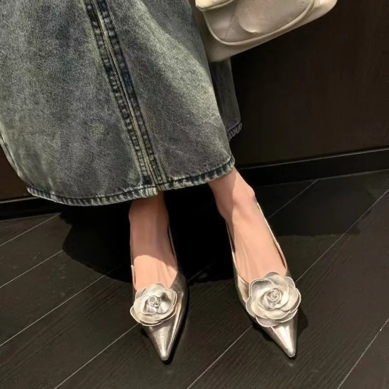 خنجر حذا فردي للسيدات خريف جديد أشار تو الفم الضحلة زهرة زلة المضادة للانزلاق مقاومة للاهتراء أحذية كعب منخفض