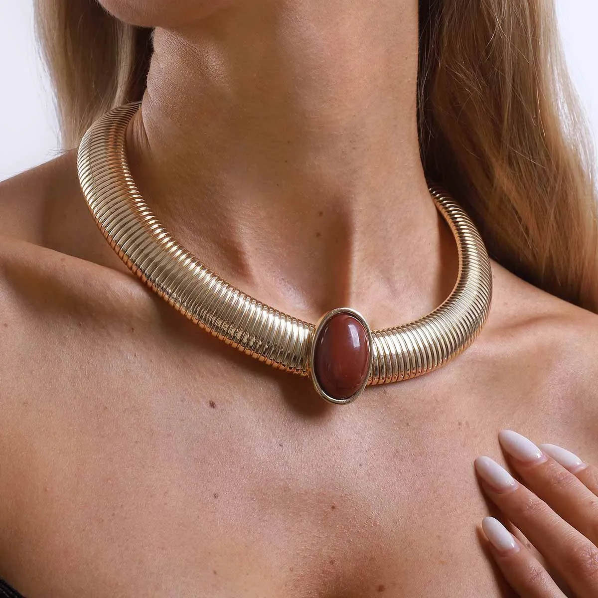 Personalisierte Luxus-Halskette mit geometrischem Metallanhänger, übertriebene Micro-Set Breitversion, Accessoire-Choker – Detail 2