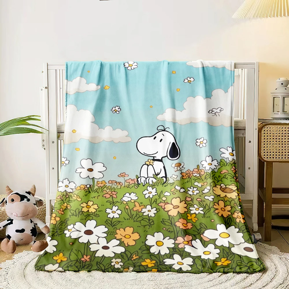 Snoopy cute blanket to keep warm birthday gift to keep warm blanket super cute thin blanket  Portable  Anti-Pilling  Picnic