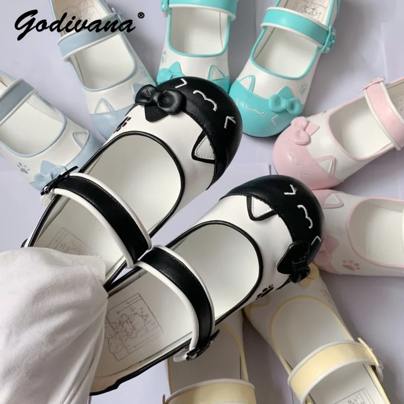 

Оригинальные милые туфли на плоской подошве в стиле Лолиты для девочек, домашняя обувь с круглой головкой, подходящая по цвету, японская женская кожаная обувь с героями мультфильмов