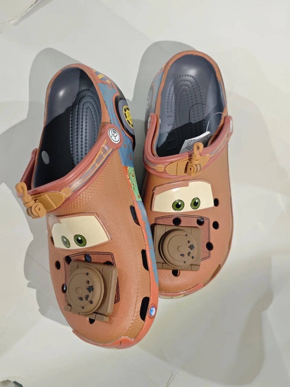 Neue Sommer-Cartoon-Autos-Thema Lustige Mater Erwachsenen-Clogs Rutschfeste Atmungsaktive Leichte Strandschuhe Sandalen EVA-Hausschuhe Geschenk – Detail 2