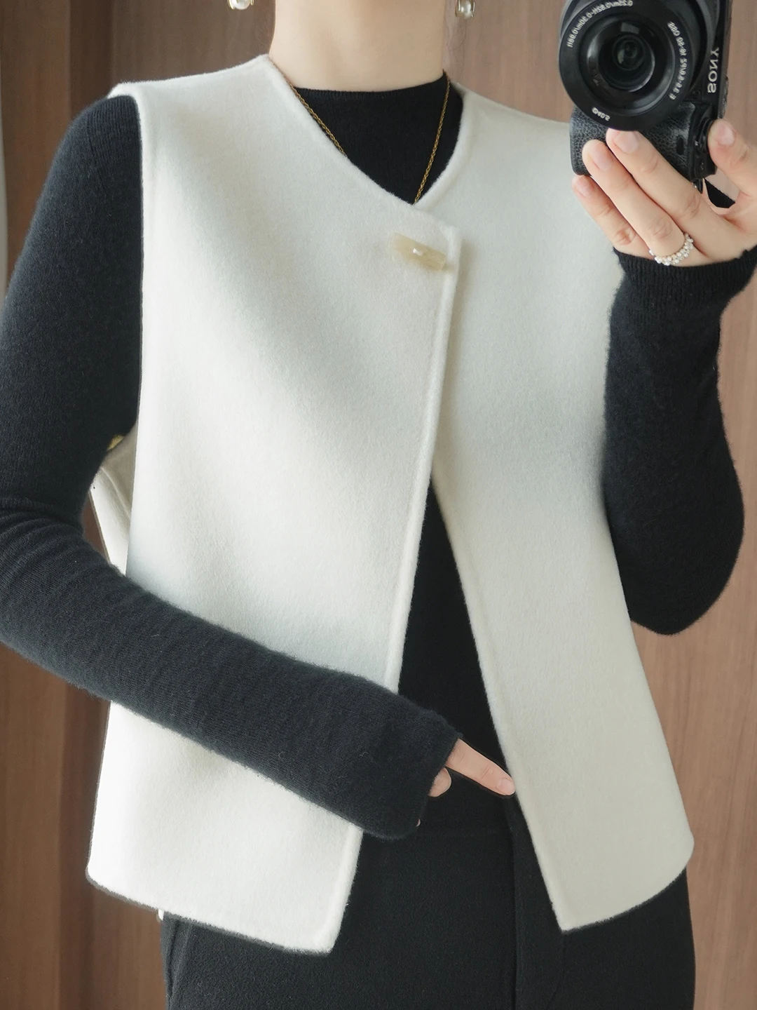 เสื้อกั๊กขนสัตว์สองด้านสไตล์จีนใหม่สำหรับผู้หญิง รุ่น Svel Jaet สำหรับฤดูใบไม้ร่วงและฤดูหนาว สไตล์วินเทจ ไม่มีป้าย  ใส่ทำงาน  ทรงหลวม