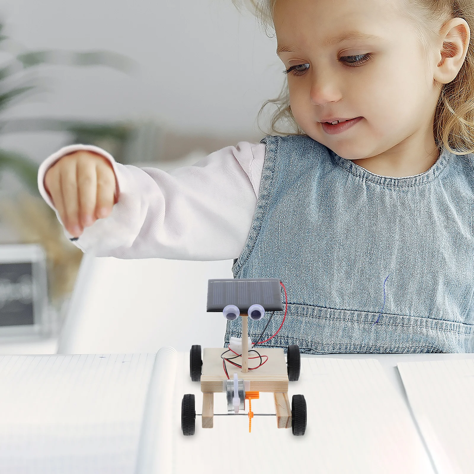 Solar Car Kit Mini Houten DIY-montage Wetenschappelijk educatief stamproject voor kinderen Creatieve praktijk DIY Solar Car