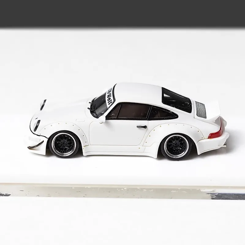 Diecast 1/64 Scale Porsche 993 RWB (Rauh-Welt Begriff) Resin Display Model Alloy Car Model Toys for Boys Gift