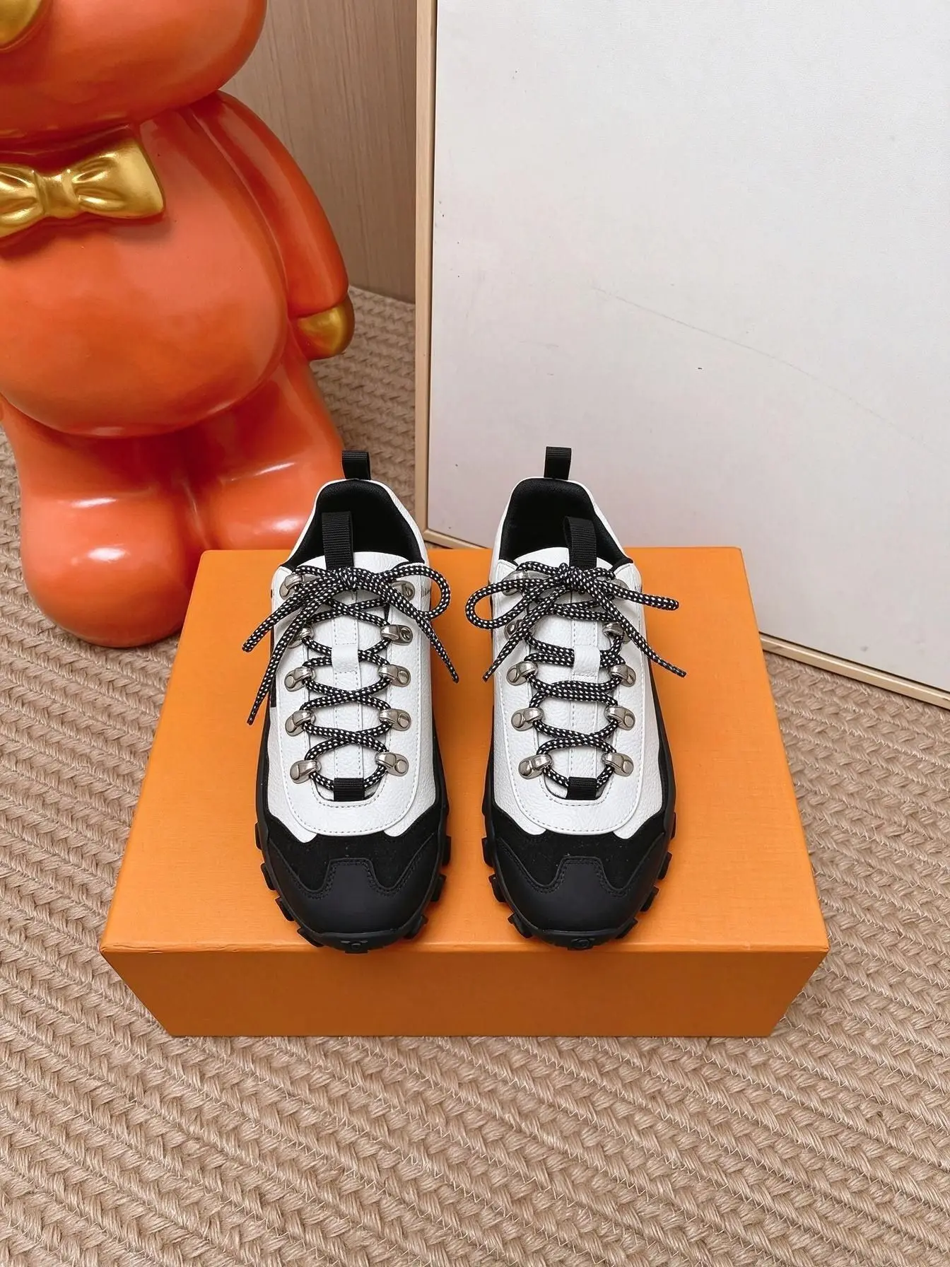 Men Women Unisex Contrast Leather Splicing Casual Shoes Metal Eyelets Wear‑Resistant Anti‑Slip Daily Walking Sneakers