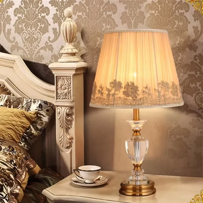 Light Switch - مصباح طاولة LED كريستالي عصري فاخر