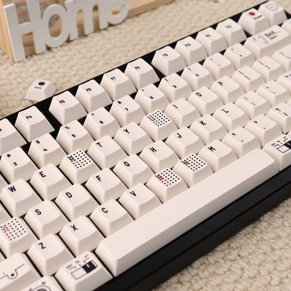 Putih minimalis Keycap PBT sublimasi 144 kunci Cherry untuk 60/75/87/104, dll. Cocok untuk 7U spasi "L" masukkan tata letak ISO kunci