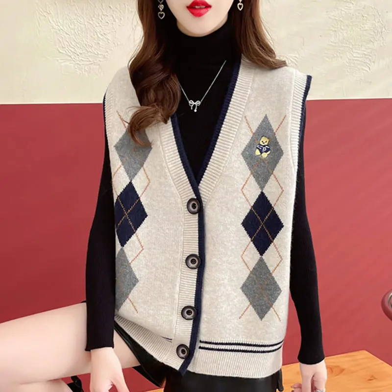 

Вязаный свитер с v-образным вырезом Argyle, жилет, женский зимний свитер на пуговицах, жилет без рукавов с милой нашивкой в виде медведя, верхняя одежда, многослойная