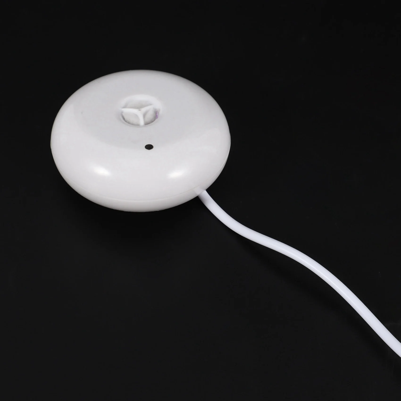umidificador-abbz-3x-branco-em-formato-de-donut-mini-umidificador-usb-para-escritorio-purificador-de-ar-criativo-portatil-bran