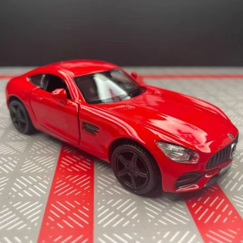 1:36 メルセデスベンツ AMG GTS ダイキャストカーモデルスーパーカーおもちゃの車プルバック合金金属高度なグッズ