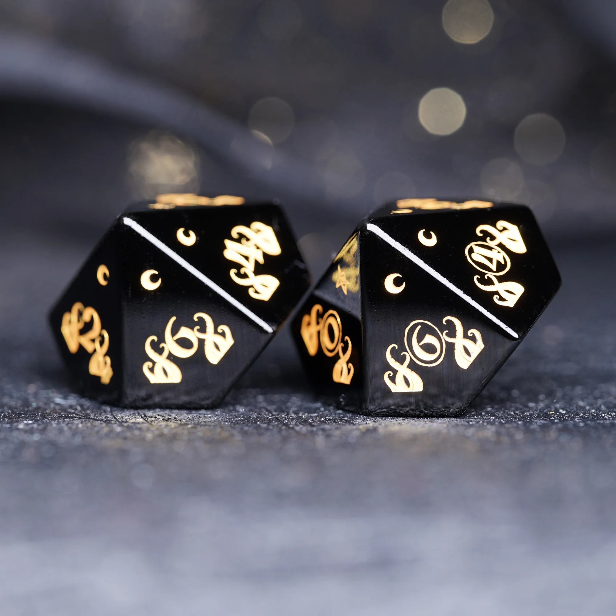 Natural Obsidian RPG Dice Gemstone Handmade Engraved Cthulhu Tentacle DND Dice Set Healing Crystal Reiki Stone Board Gaming Dice