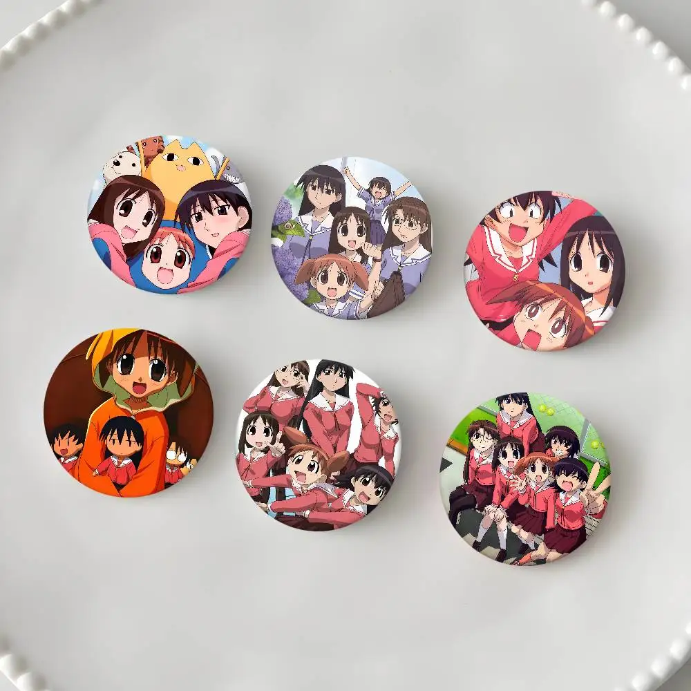 Azumanga Daioh أنيمي شارات شارة مستديرة صفيح عملة بروش الملابس على ظهره اكسسوارات التلبيب دبوس