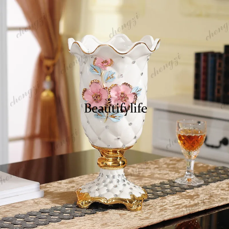A95 European-style living room ceramic vase dining table soft white hand-pinched flowers painted gold
