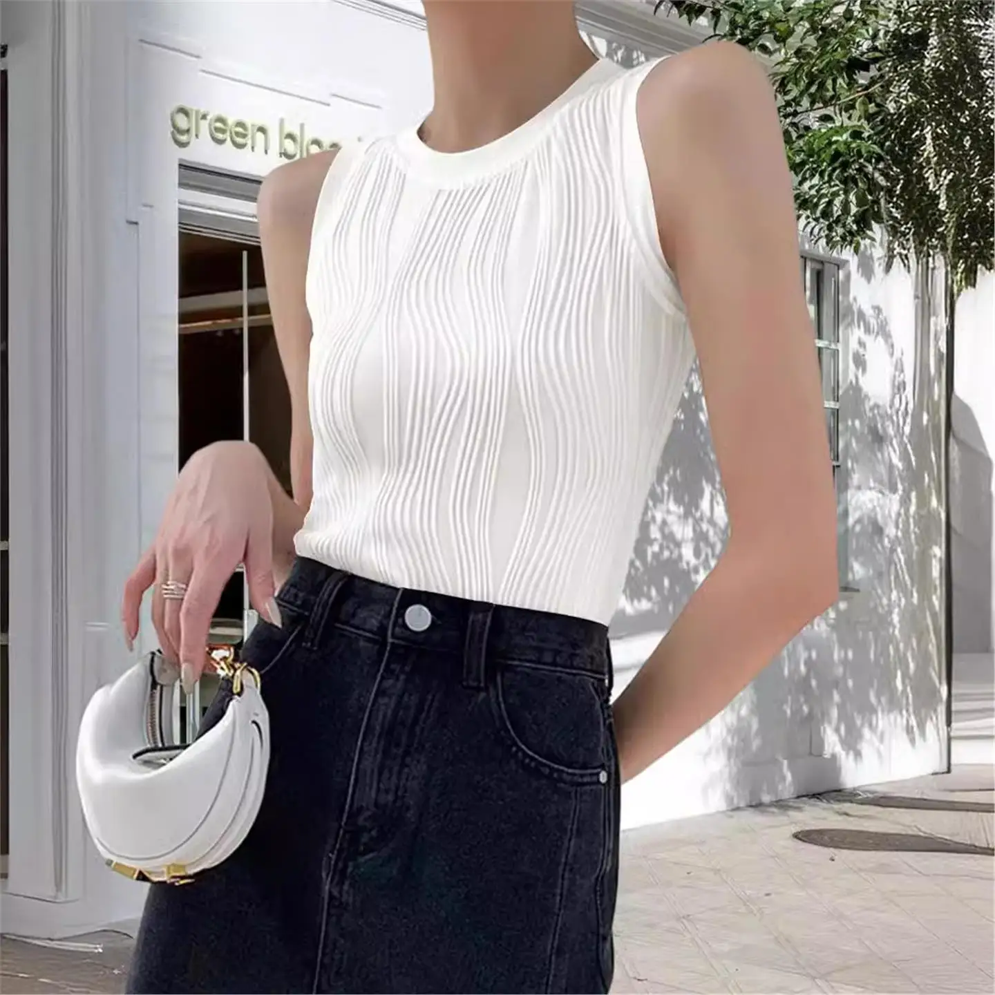 Slimming Effect Shoulder Bared round Neck Vest Fashionable Base Layer Top A-Line Narrow Strap Design City Walk Suitable