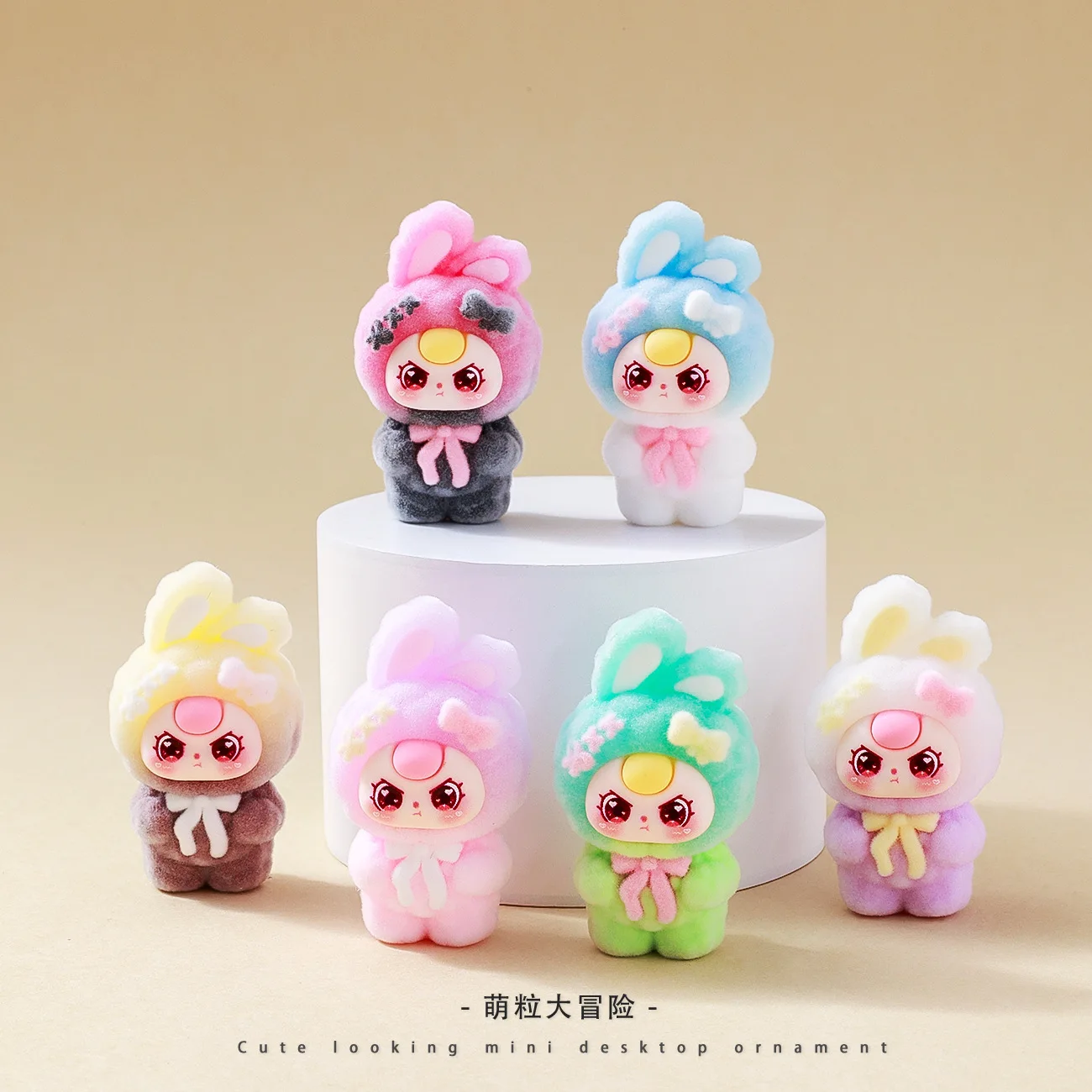 

Cute rabbit, adorable particle, standing posture, three-year-old cartoon office desk ornament, trendy and exquisite decoration