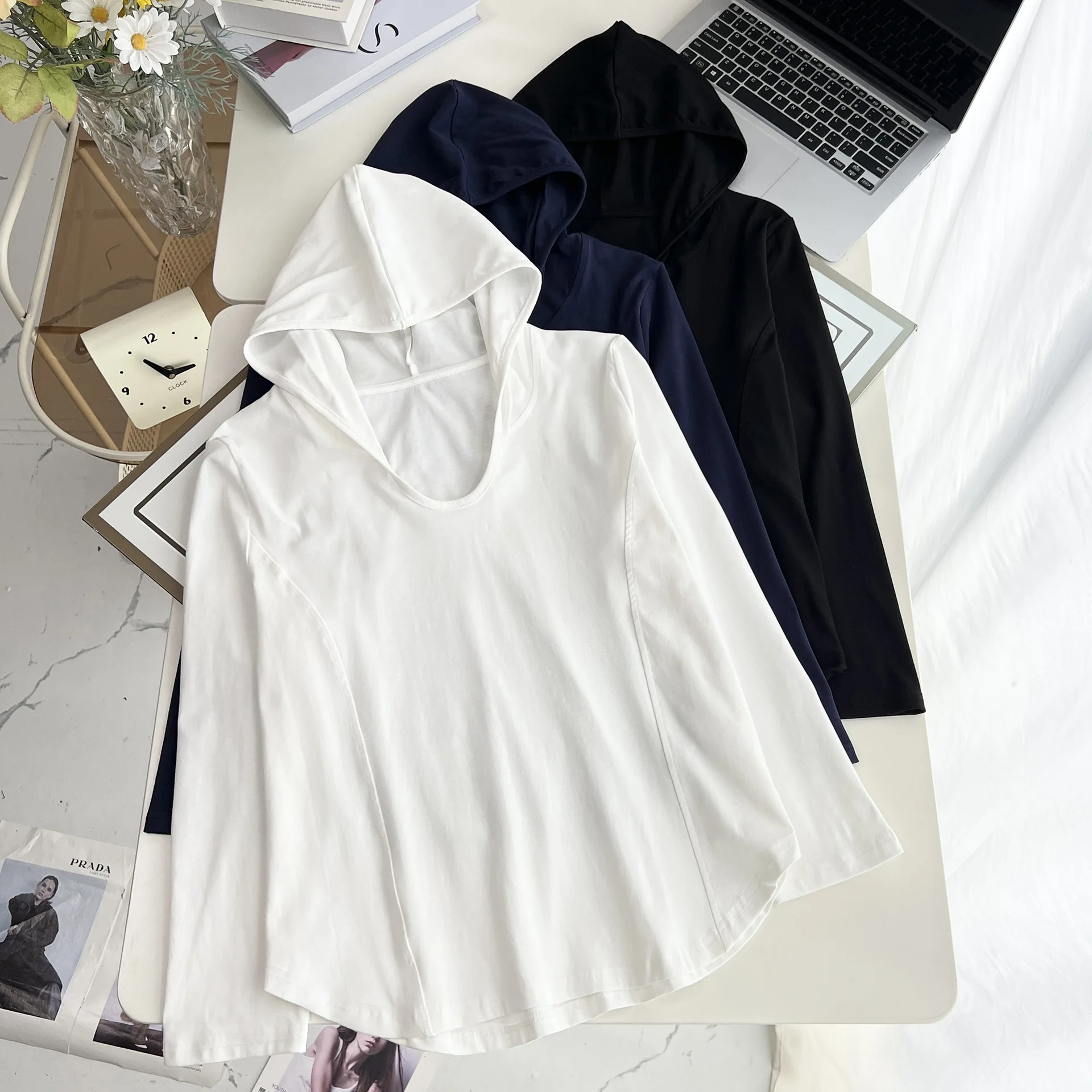 Grande taille femmes T-Shirt automne nouveau décontracté coupe tridimensionnelle à capuche à manches longues hauts col en v sweats à capuche