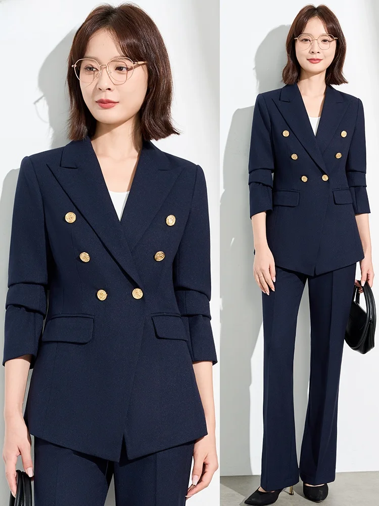 

Костюм для собеседований: женский деловой профессиональный комплект с утягивающим поясом, темно-синяя верхняя одежда для официальных мероприятий и работы.