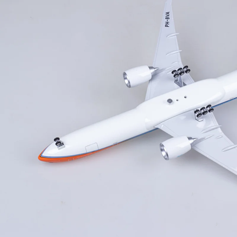 47CM 1/157 Scale 777 B777 Aircraft KLM Air Airlines Model W Light and Wheel Landing Gear Diecast Plastic Resin Plane