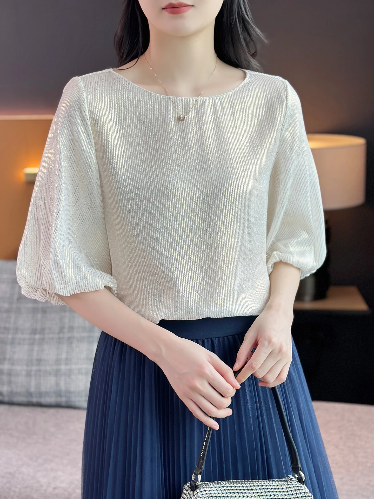 

Zuozhujia Silk Geometric Texture Light Thin Silk Lantern Sleeve round Neck Top Women's Fashion Spring Season