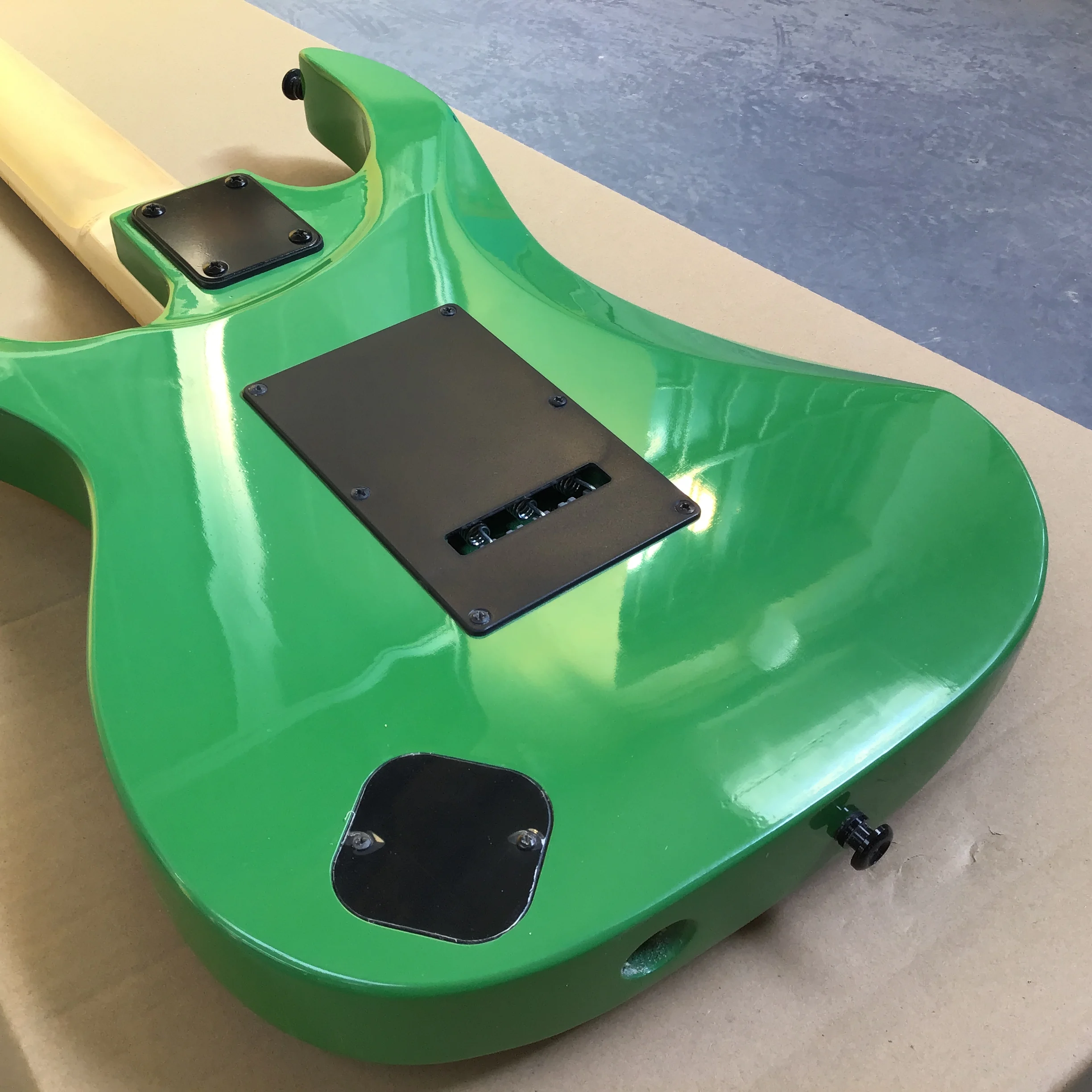 perfect tone hot sales 7-string electric guitar, mahogany body, maple fingerboard, Green paint in stock supply, free shipping