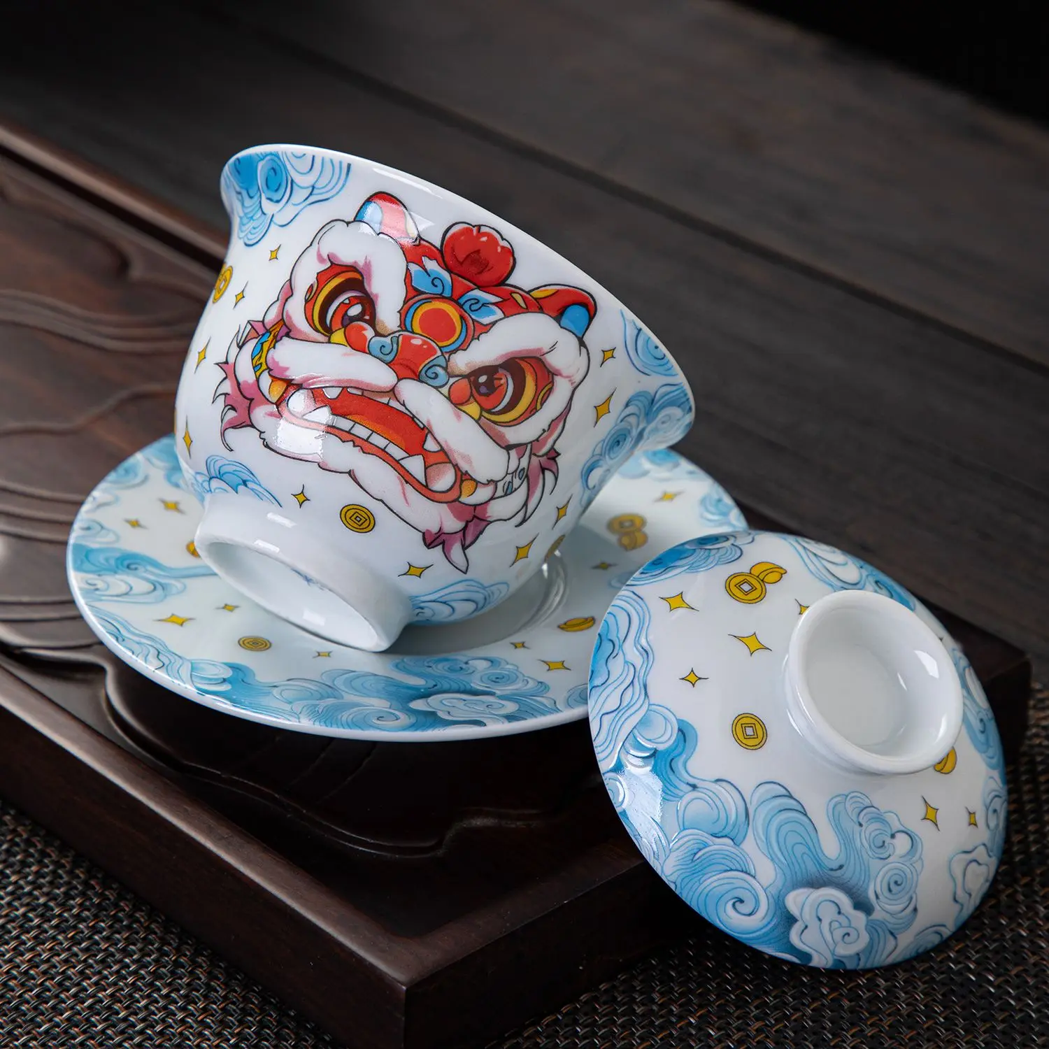 Blue-And-White Porcelain Gaiwan Complete Tea Tureen for Kungfu Brewing, Premium Home Ceramic Three-Piece Collection