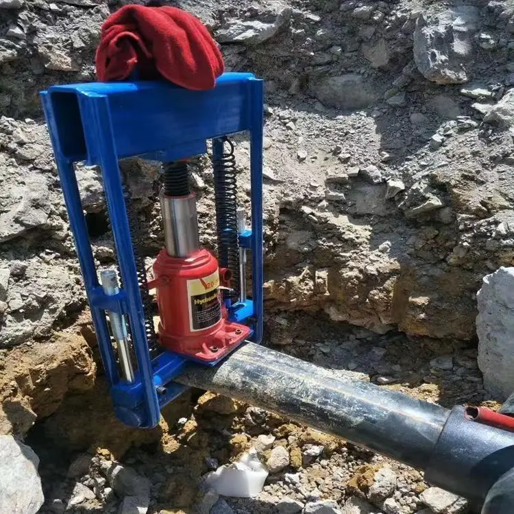 Industrial Grade 63mm Plastic Pipe Squeezer Tool Manual  Hand Clamp OEM Customizable