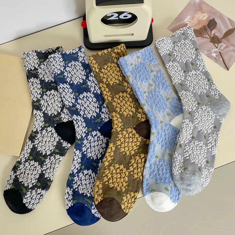 Women Socks Retro Japanese Style Fashion Cotton Socks Women\'s Casual Flower Autumn Winter Girl Crew Socks Breathable Mixed-color