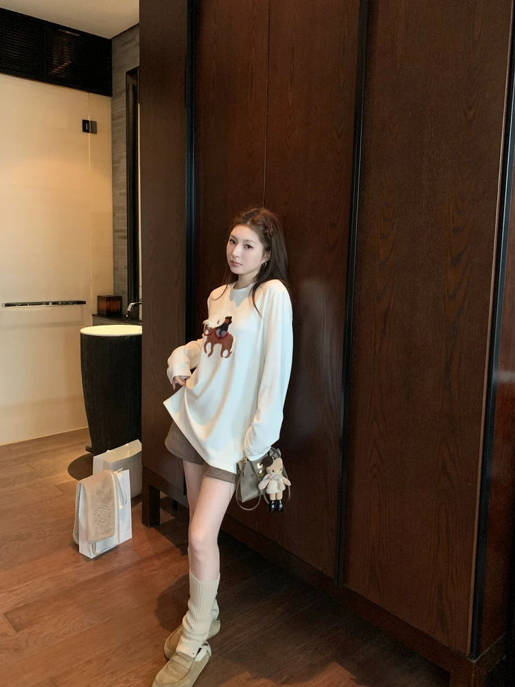 

Женская футболка YUYEE из войлока, свободного кроя, с вышивкой, повседневная, из мягкой шерстяной смеси, комфортная