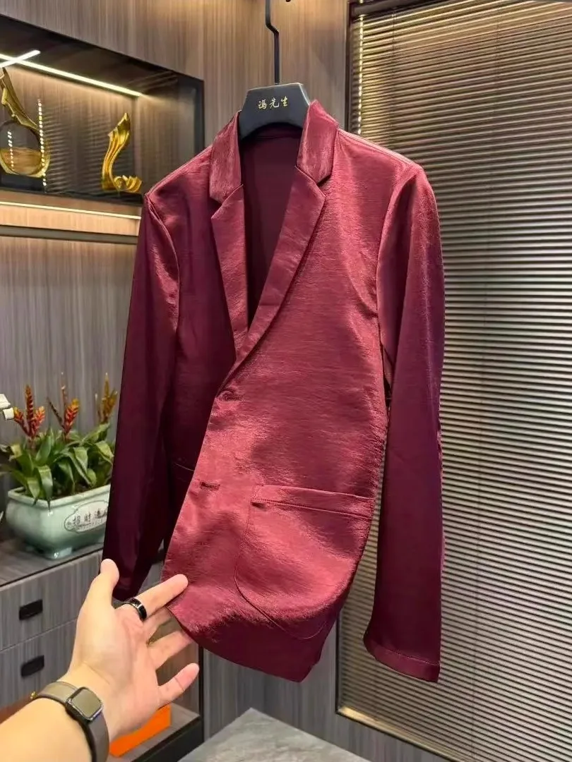 

Высококачественный мужской повседневный универсальный костюм для весны и лета, модный тренд, приталенный крой, с пуговицами, не требует глажки, стильный.